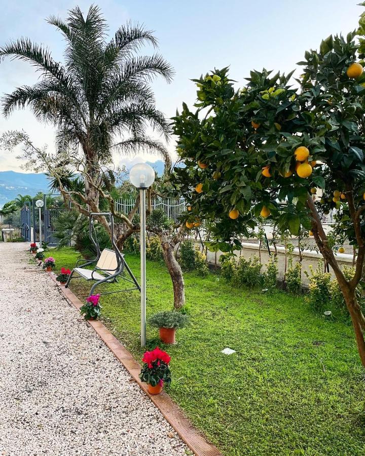Casa Vacanze Paradise Santa Maria La Carita Luaran gambar